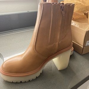 Free people dupe boots - worn once.